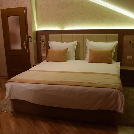 Elegance 4*